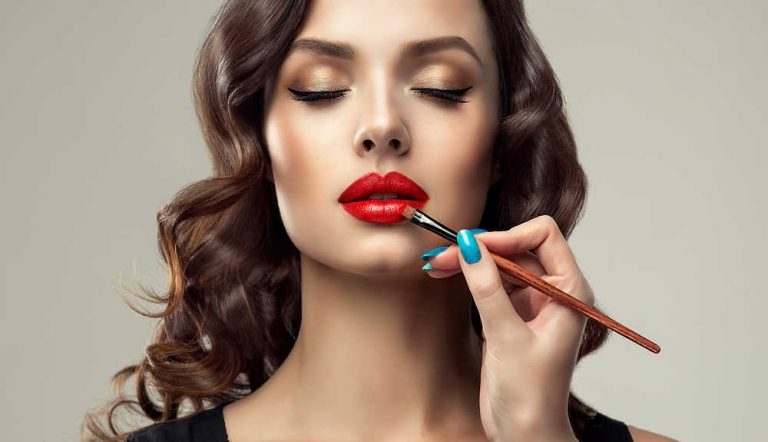 Mitos y verdades sobre el maquillaje aclarados por los expertos